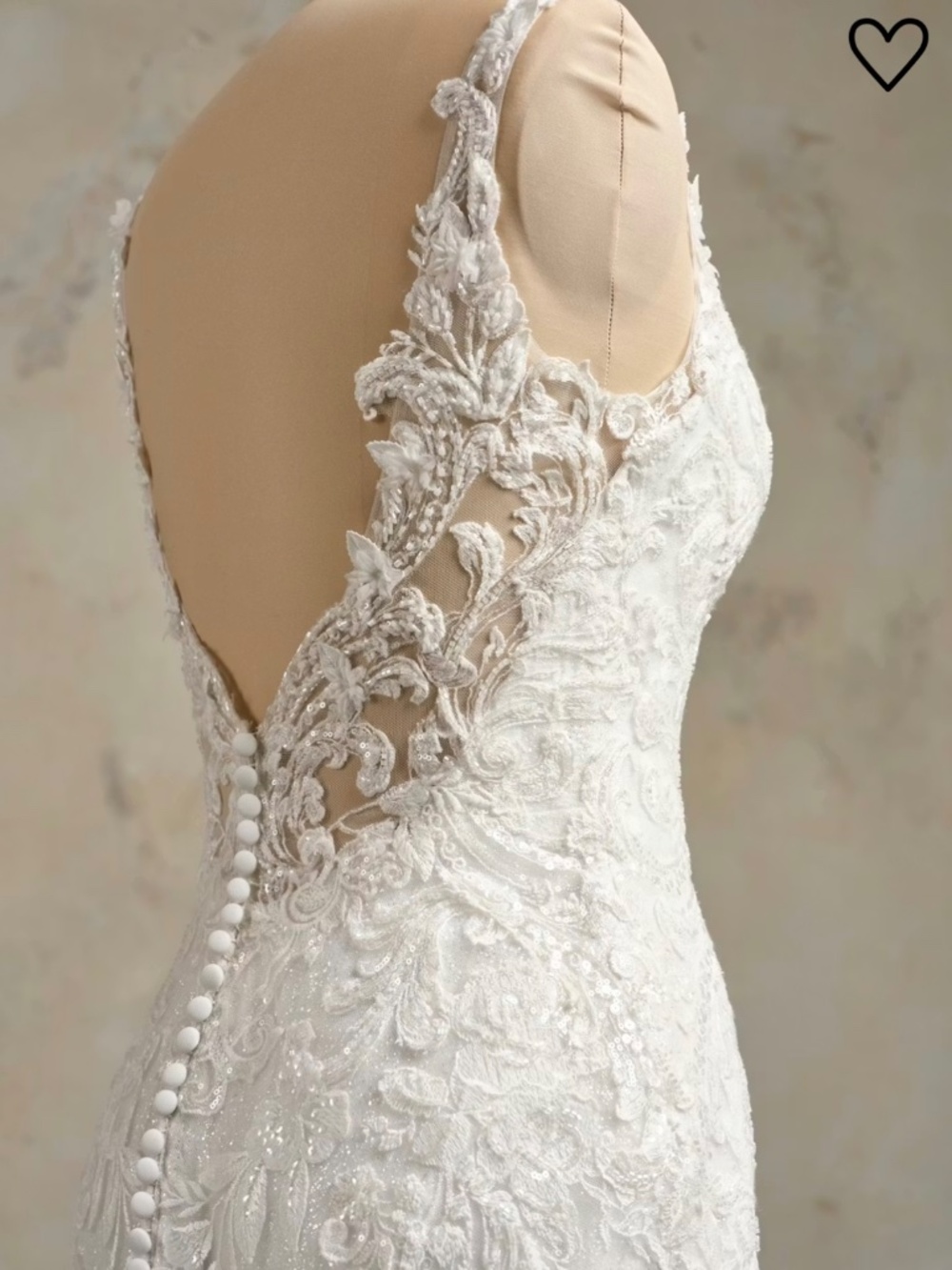 Wedding dress - Picture 3 of 7